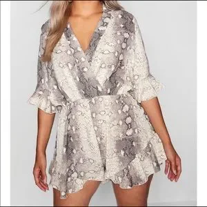 Combinaison Boohoo Imprimé Serpent - Manches Volant - Taille 14 - Neuf Sans étiquette